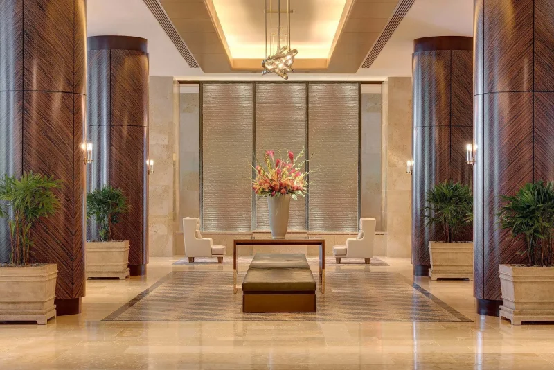 Hilton-Lobby-MWT